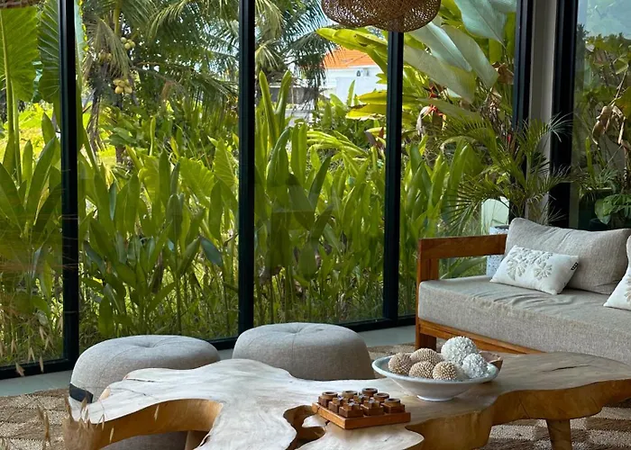 6 Bedroom Luxury Sanctuary In Nature Villa *
